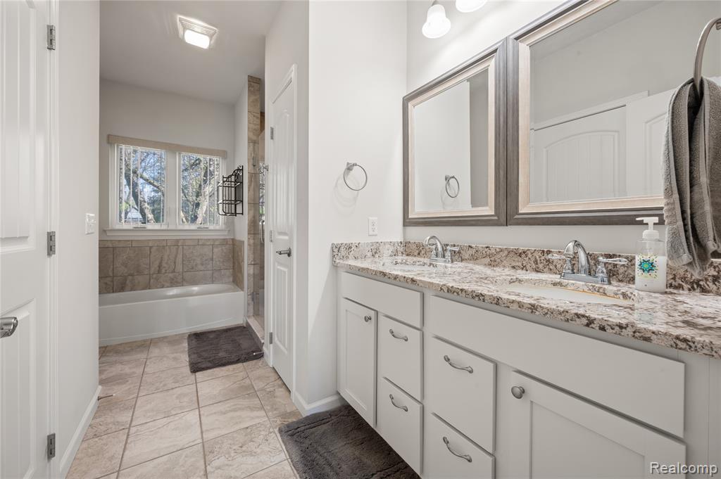 5785 Layton Road, Fowlerville, MI 48836 — Photo 27