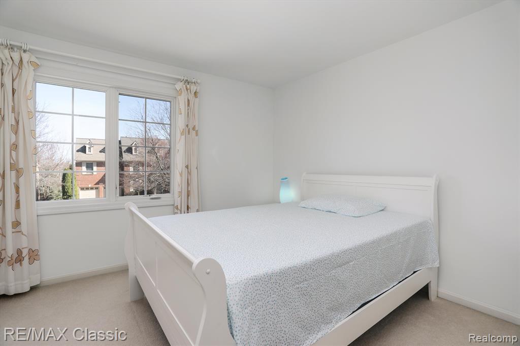 41547 BURROUGHS Avenue, Novi, MI 48377 — Photo 31