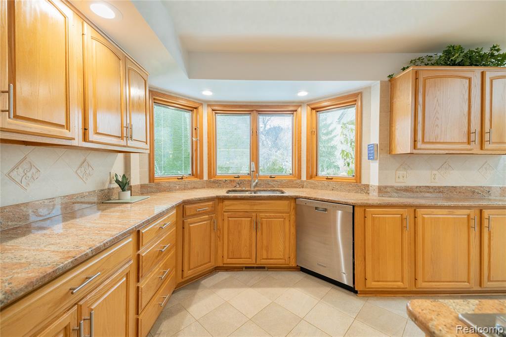 29462 East River Road, Grosse Ile, MI 48138 — Photo 23