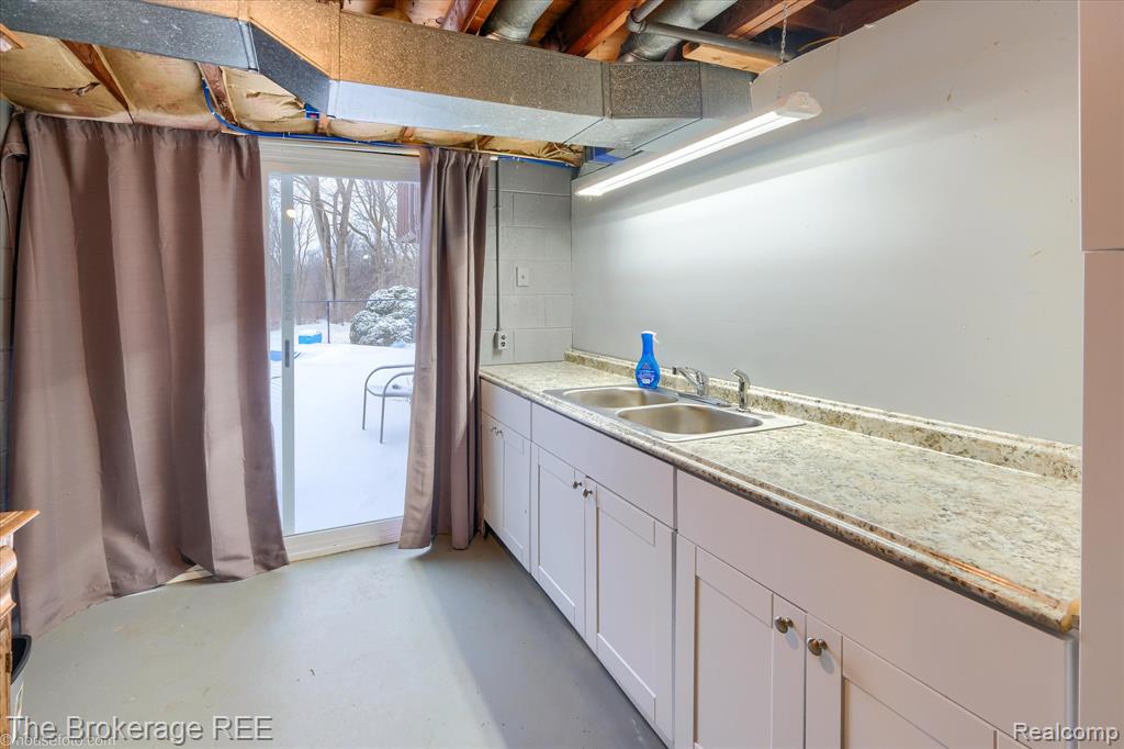 7310 Brewer Road, Flint, MI 48507 — Photo 41