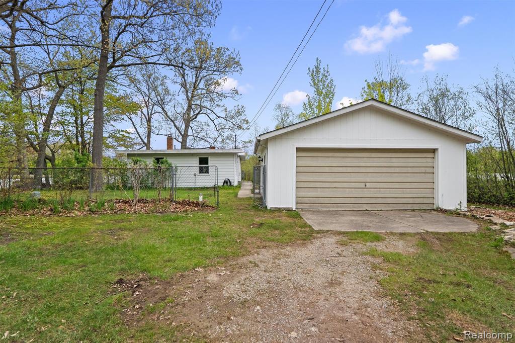 3332 Horrell Court, Fenton, MI 48430 — Photo 21