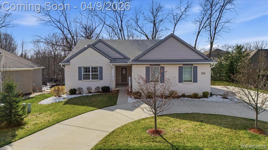 270 Greenan Lane, Lake Orion, MI 48362 — front exterior