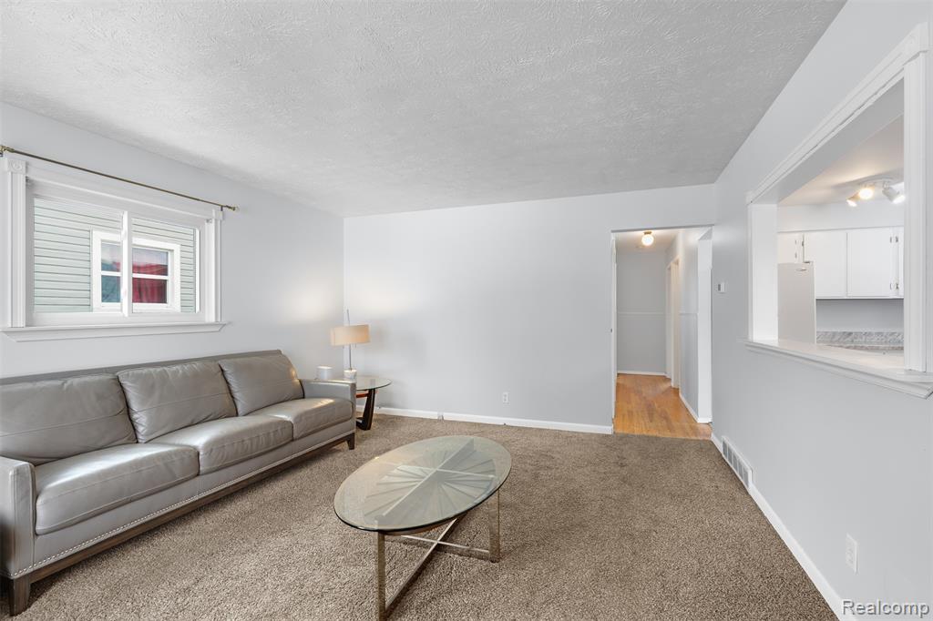 6428 Cloverton Drive, Waterford, MI 48329 — Photo 2