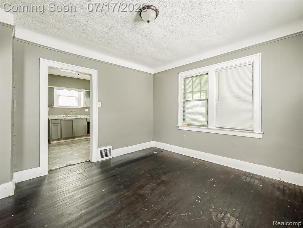 6873 Grandville Avenue, Detroit, MI 48228 — Photo 4
