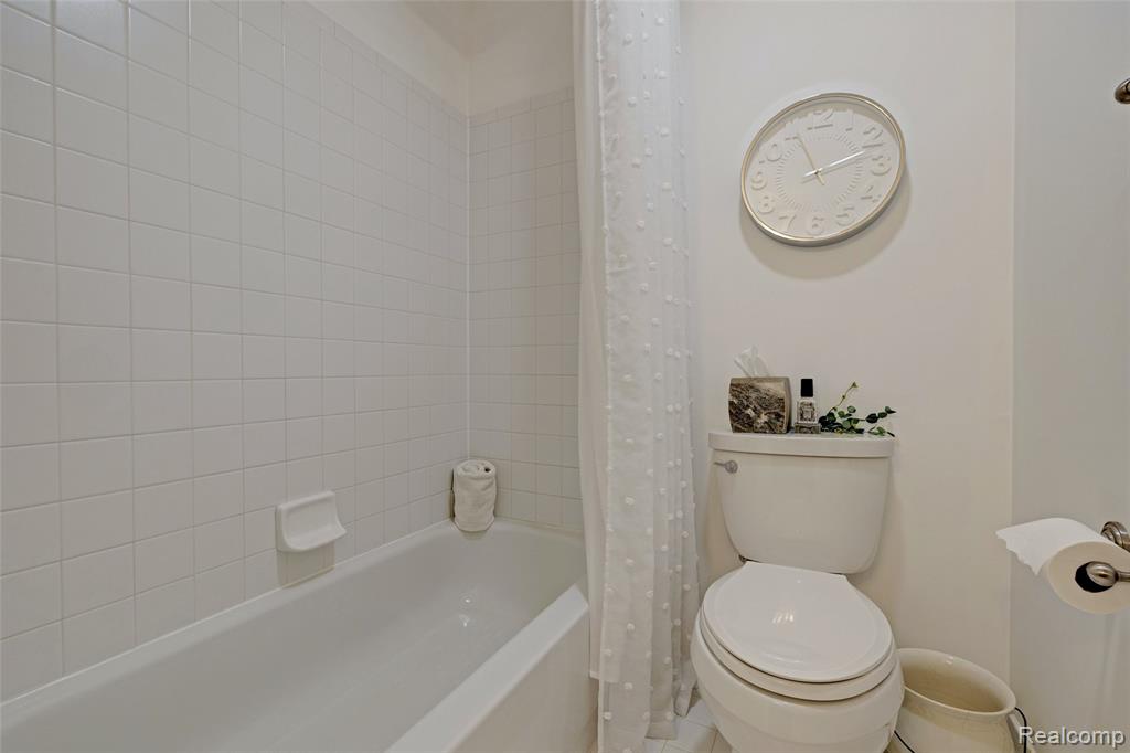 6931 Stonewood Place, Clarkston, MI — Photo 49