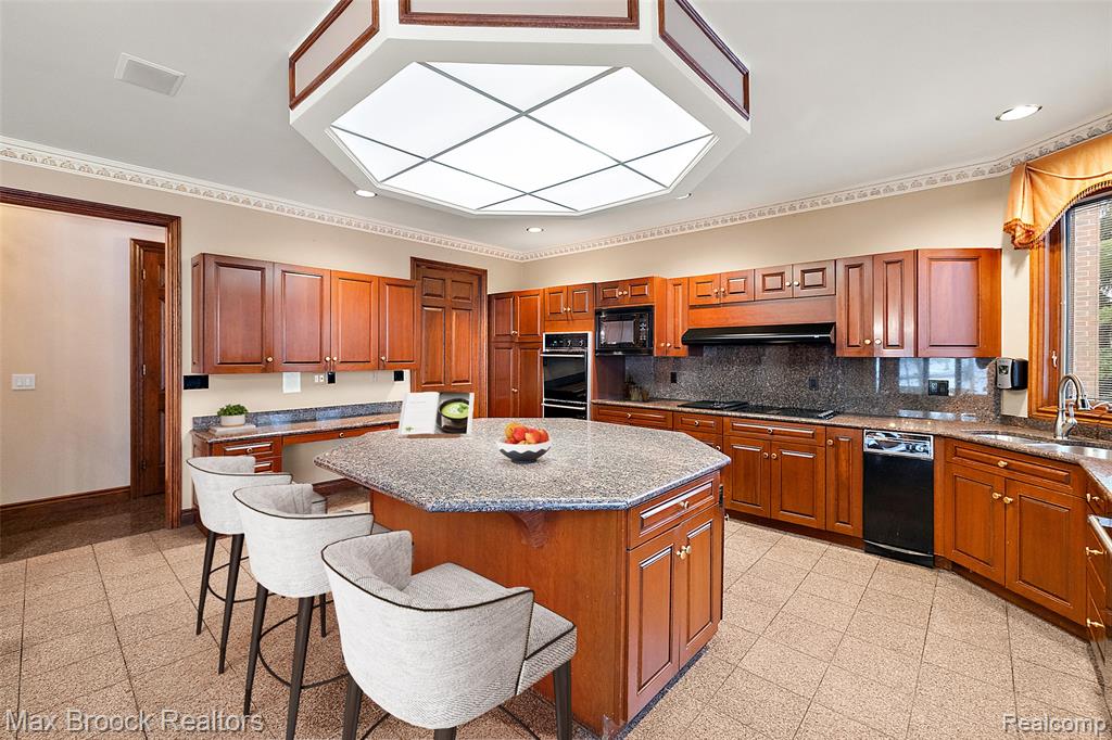 5148 Crest Knolls Court, Bloomfield Hills, MI 48302 — Photo 8
