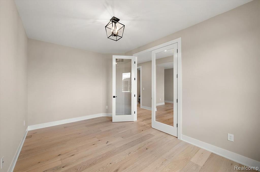 24318 Tullymore Drive, Macomb, MI 48042 — Photo 18