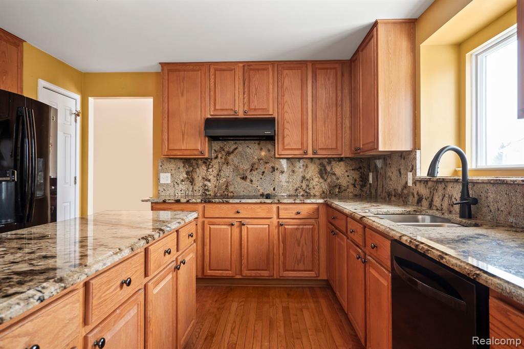 7850 TIMBERLANE Trail, West Bloomfield, MI 48323 — Photo 11