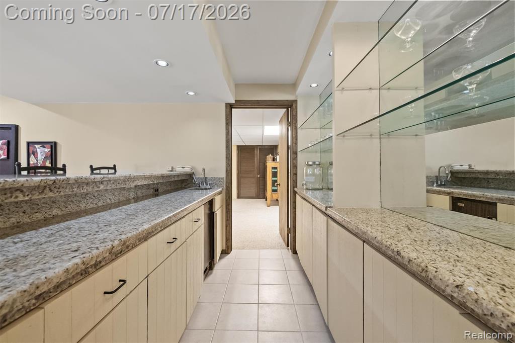 5863 Seville Circle, Orchard Lake Village, MI 48324 — Photo 48