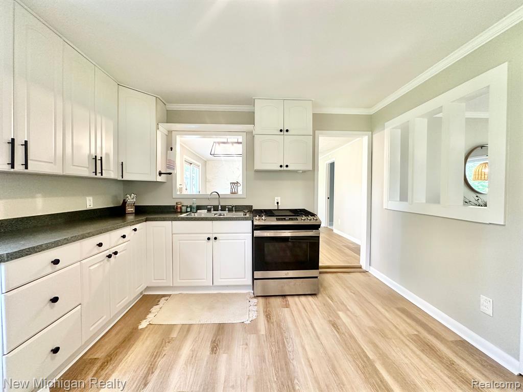 6109 WOODSDALE Drive, Grand Blanc, MI 48439 — Photo 8