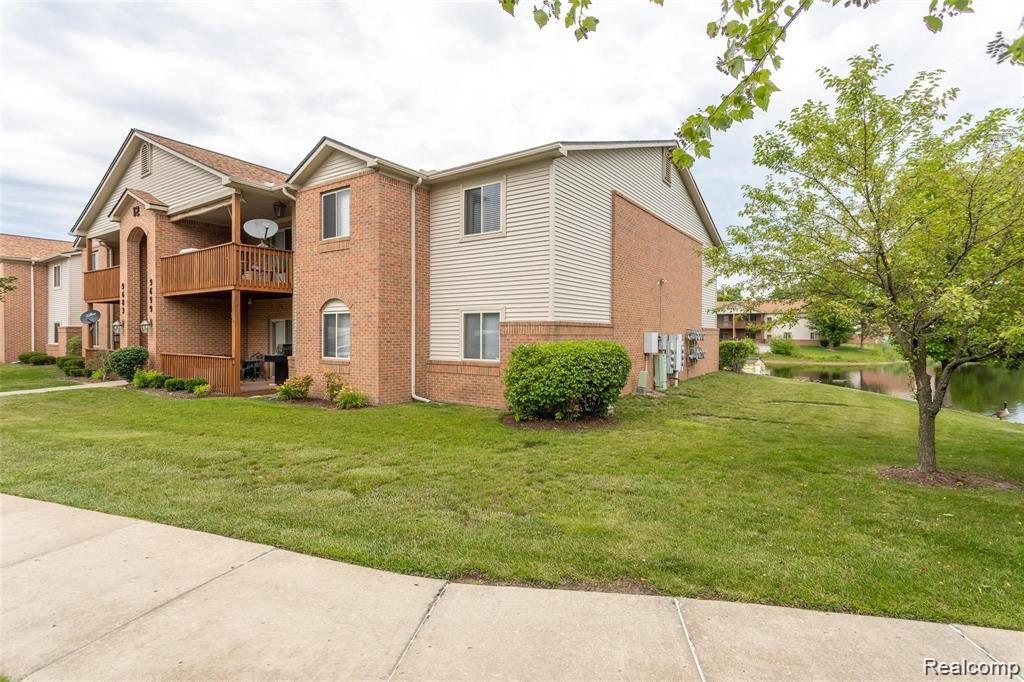 9699 WILDFLOWER, Belleville, MI 48111 — Photo 2
