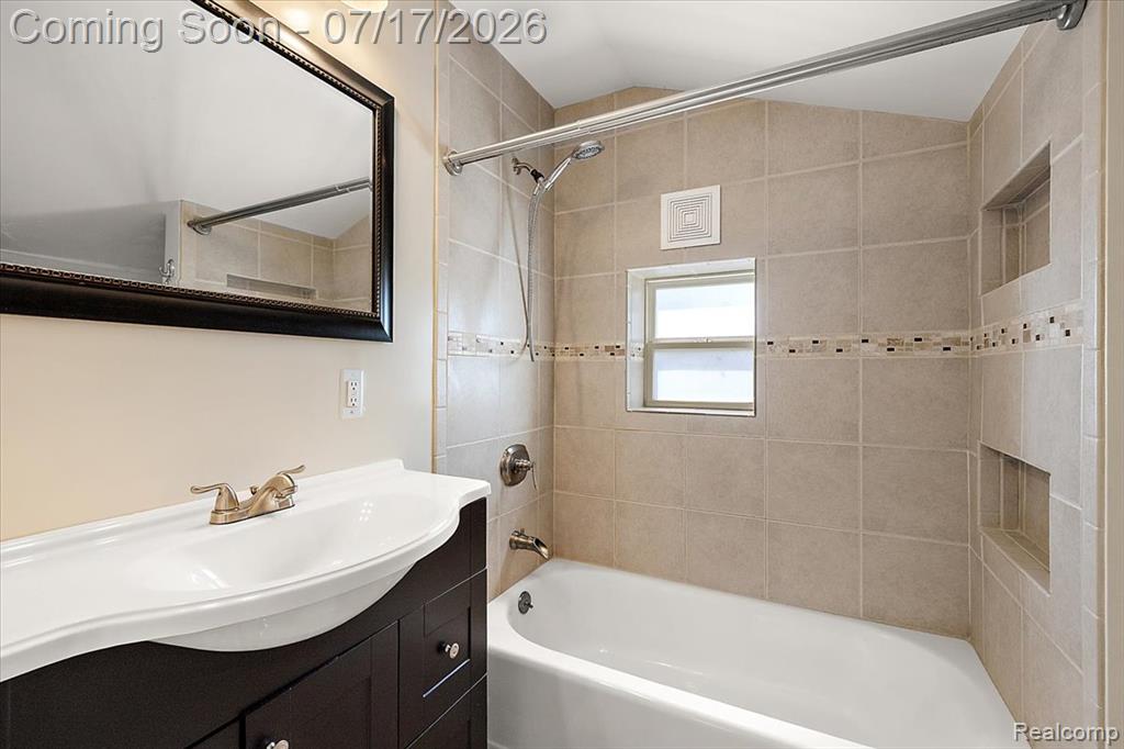 676 W Coy Avenue, Hazel Park, MI 48030 — Photo 17