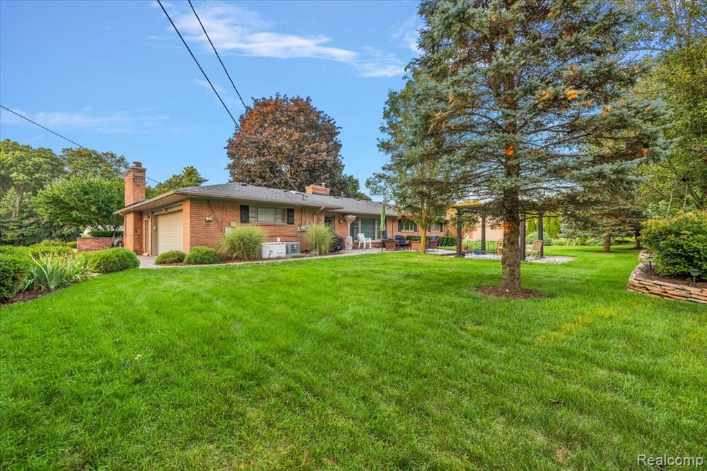 960 N Reading Road, Bloomfield Hills, MI 48304 — Photo 38