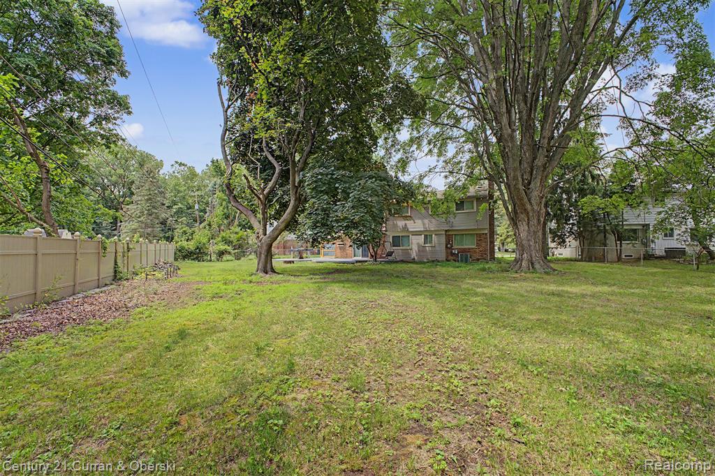 8834 Dublin Way, Sterling Heights, MI 48314 — Photo 36