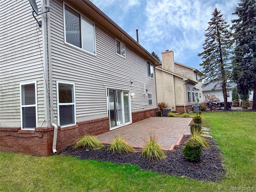 4908 Carrington Drive, Rochester, MI 48306 — Photo 38