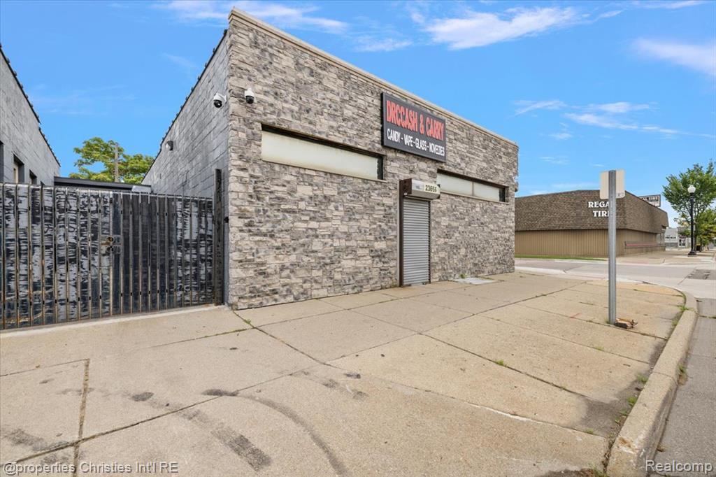 23656 Van Dyke Avenue, Warren, MI 48089