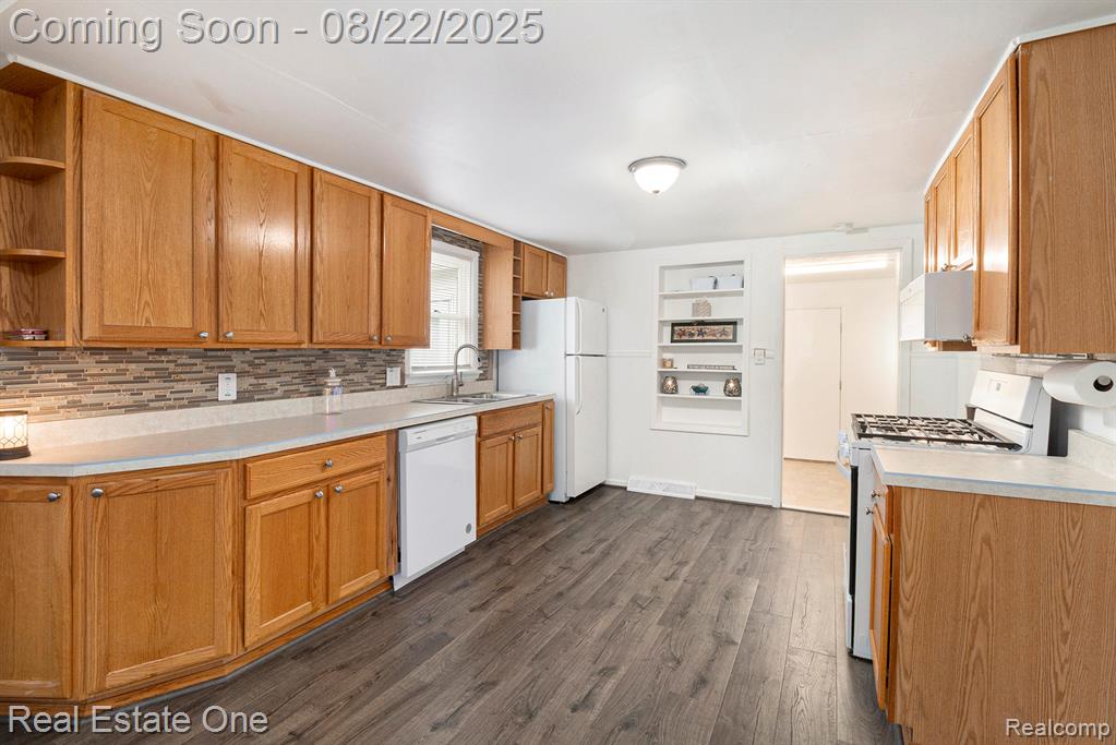 7375 Rory Street, Grand Blanc, MI 48439 — Photo 7