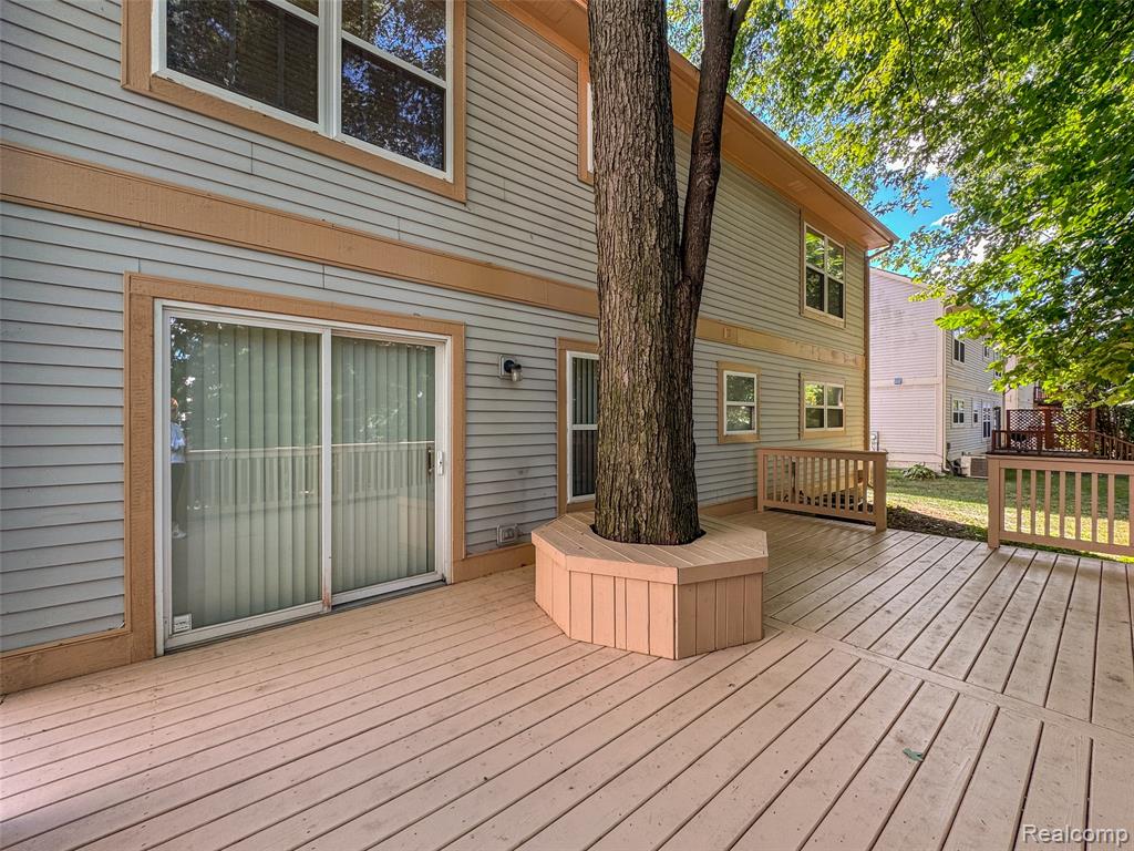 870 Huntclub Boulevard, Auburn Hills, MI 48326 — Photo 31