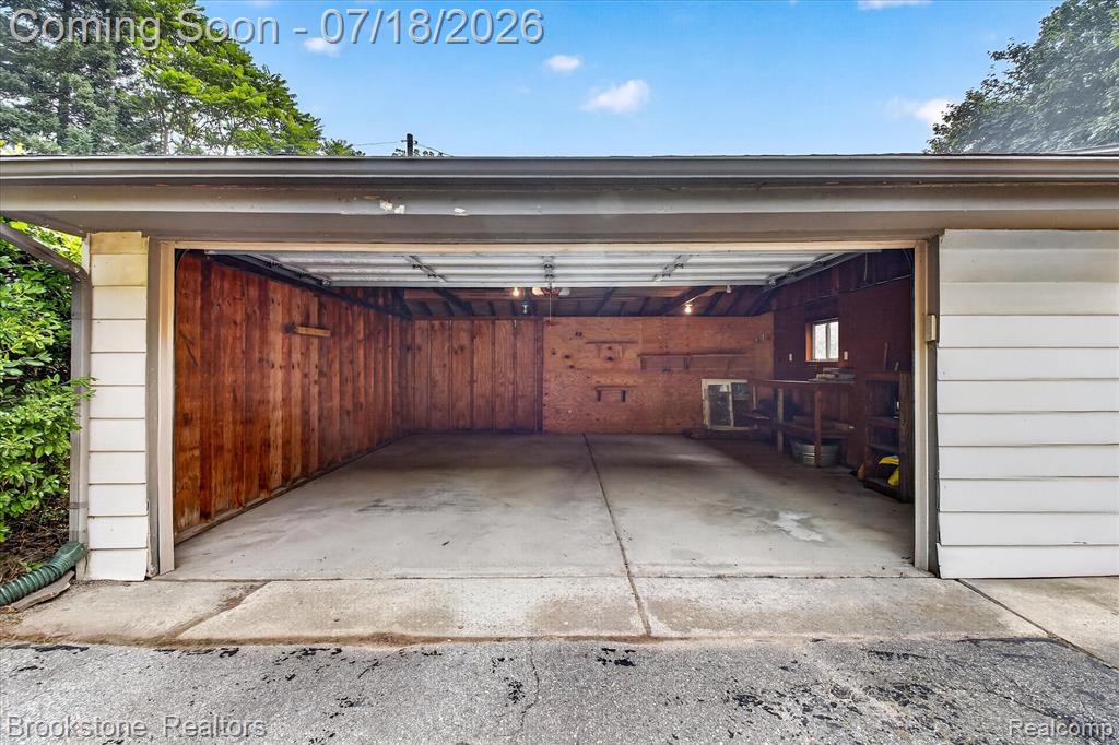 7176 Perry Lake Road, Clarkston, MI — Photo 42