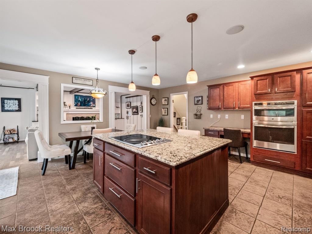 6570 CASTLE Drive, Bloomfield Hills, MI 48301 — Photo 14