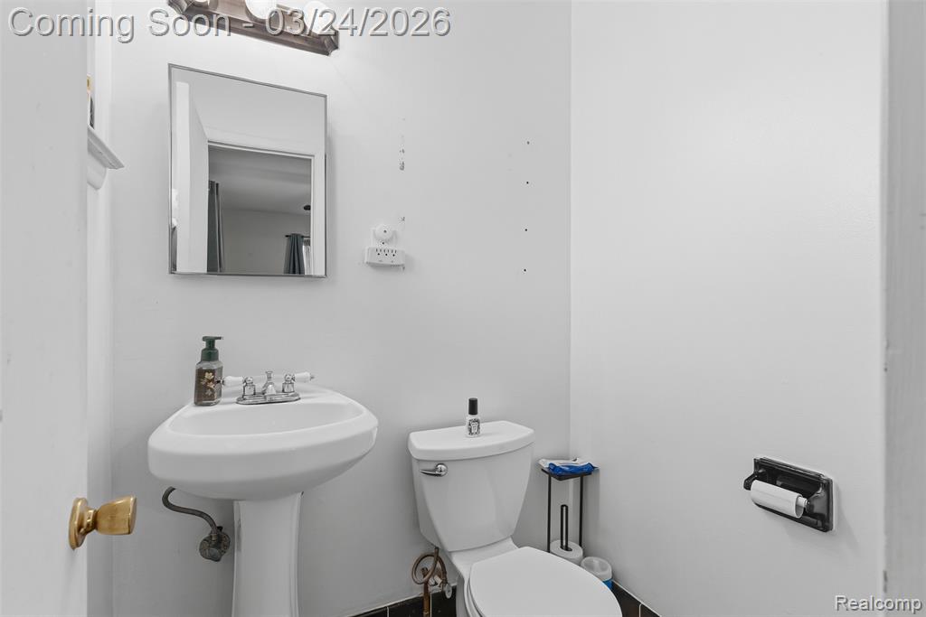 716 Joyceil Drive, Waterford, MI 48328 — Photo 19