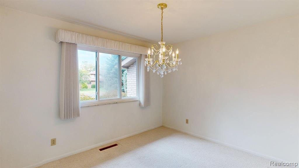 5204 Applewood Drive, Flushing, MI 48433 — Photo 36