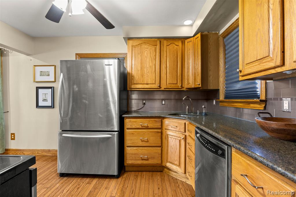 4903 Bedford Street, Dearborn Heights, MI 48125 — Photo 12