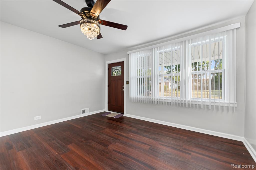 8419 Paige Avenue, Warren, MI 48089 — Photo 6