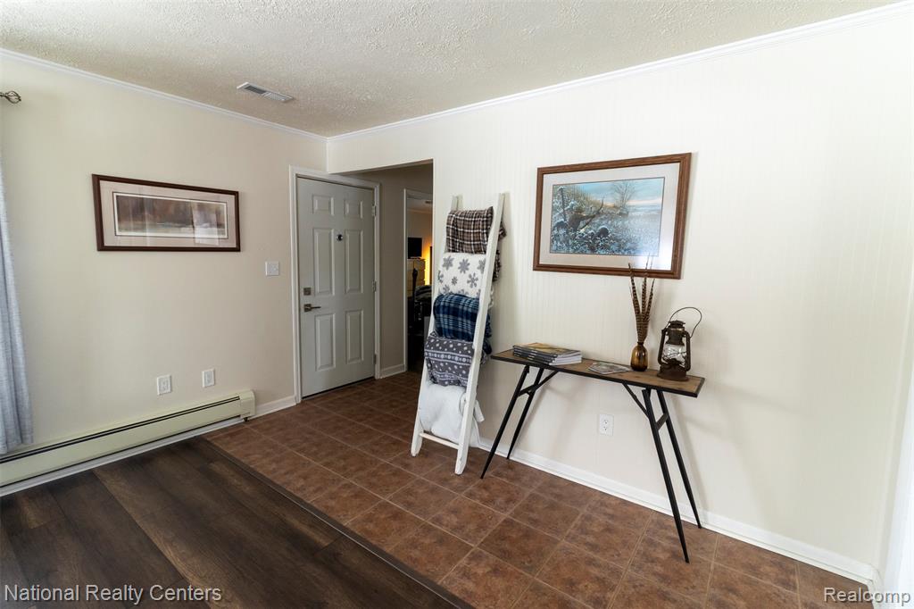 529 N Watkins, Perry, MI 48872 — Photo 8