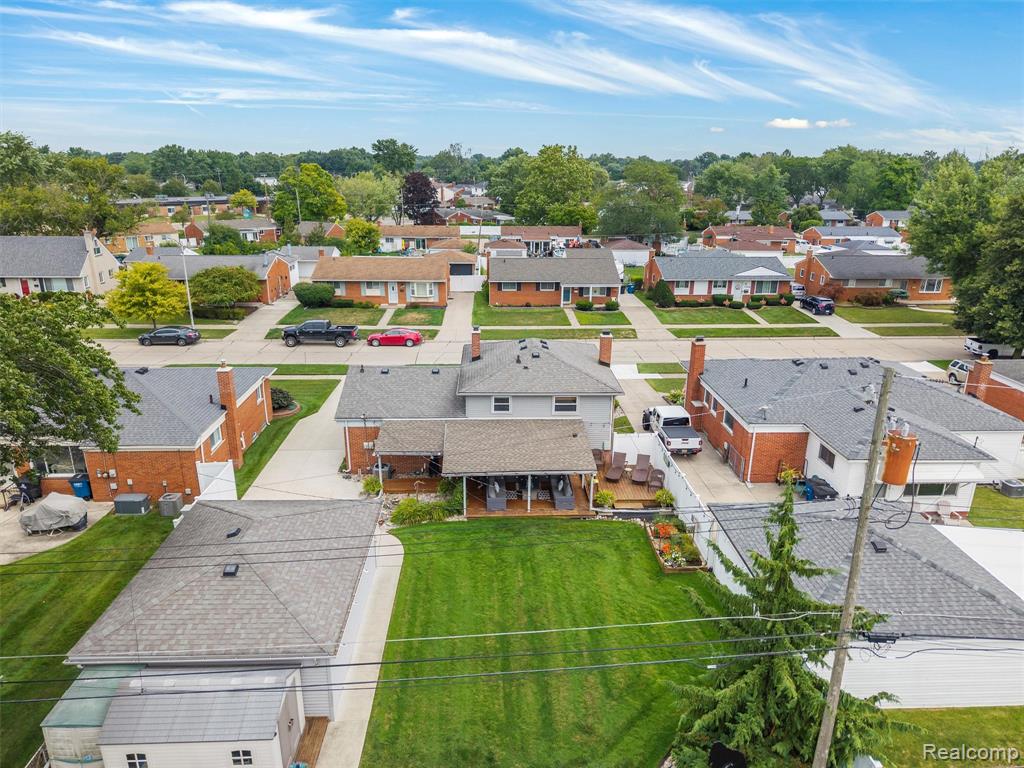 7721 Carrousel Boulevard, Westland, MI — Photo 4