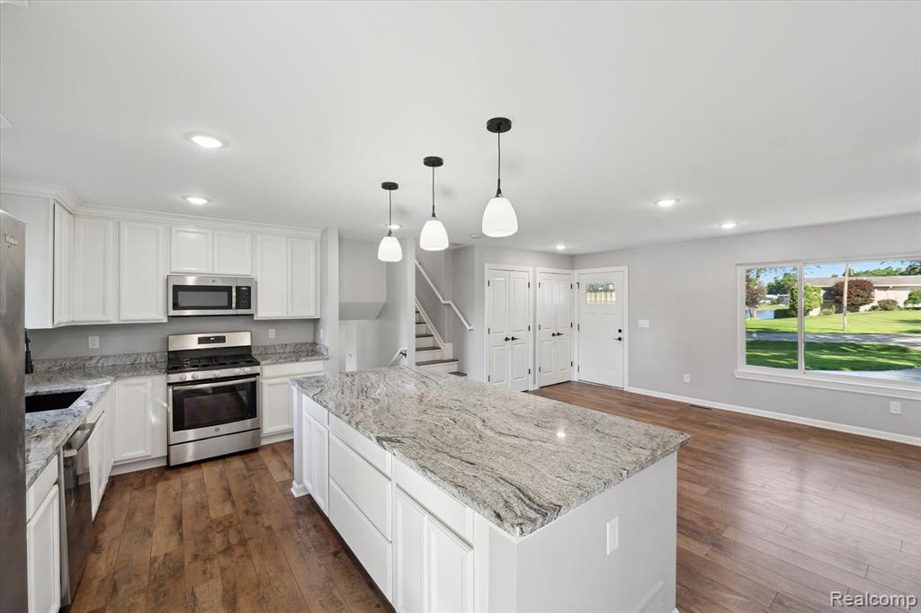 5100 Surfwood Drive, Commerce Twp, MI 48382 — Photo 12