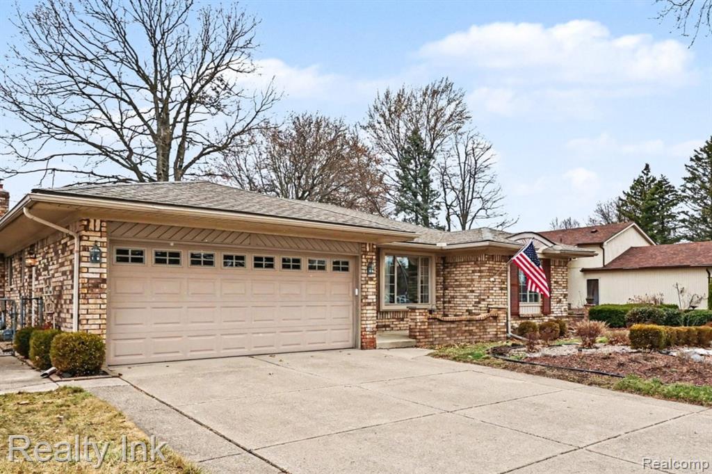 42235 Sycamore Drive, Sterling Heights, MI 48313 — Photo 2
