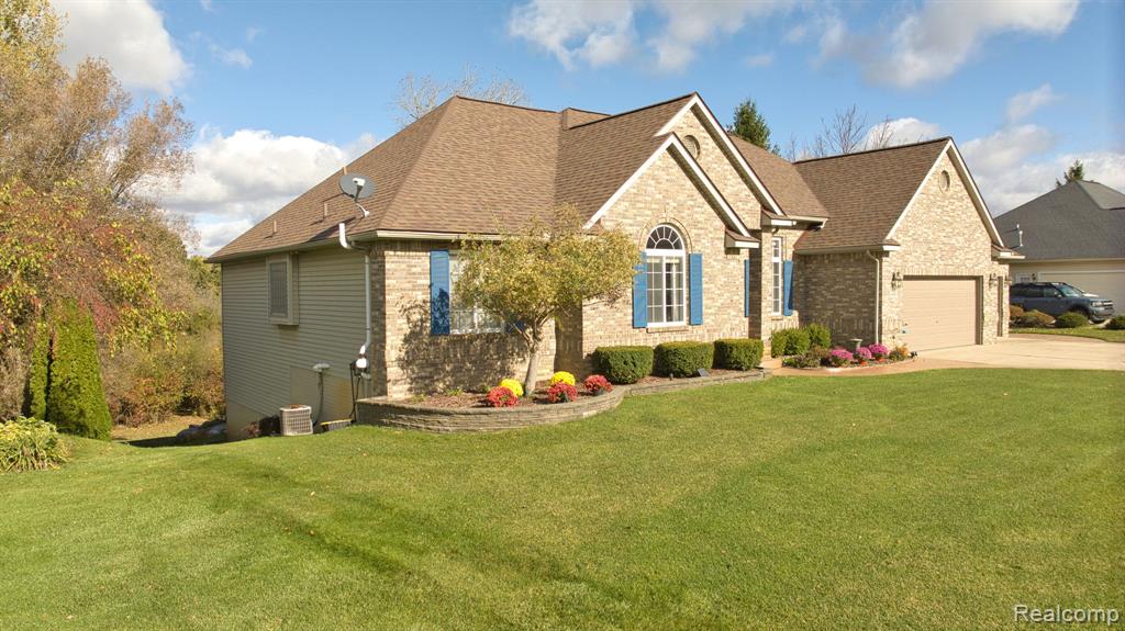 4400 Oak Tree Trail, Fenton, MI 48430 — Photo 3