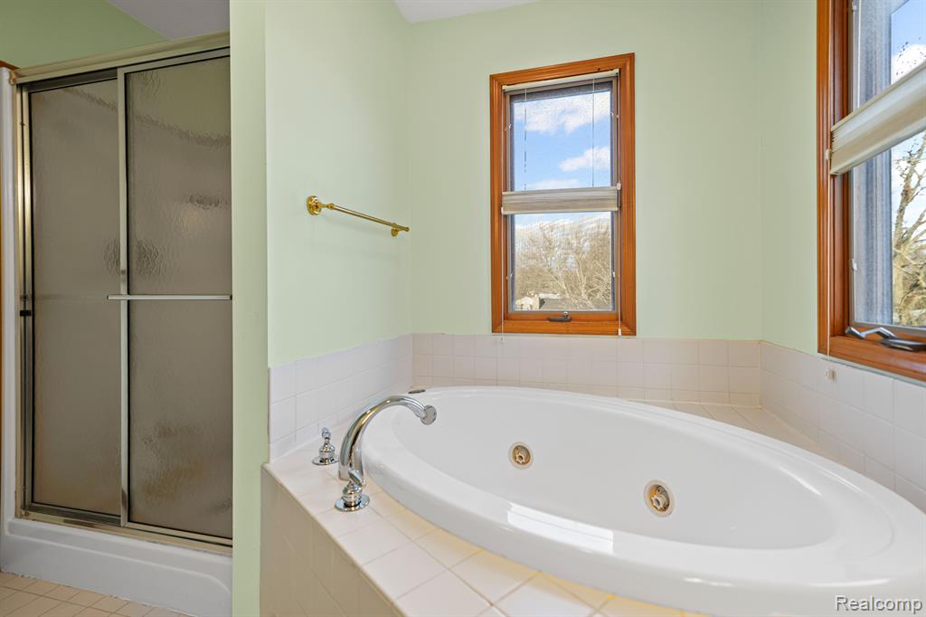564 CHASSEUR Drive, Grand Blanc, MI 48439 — Photo 35
