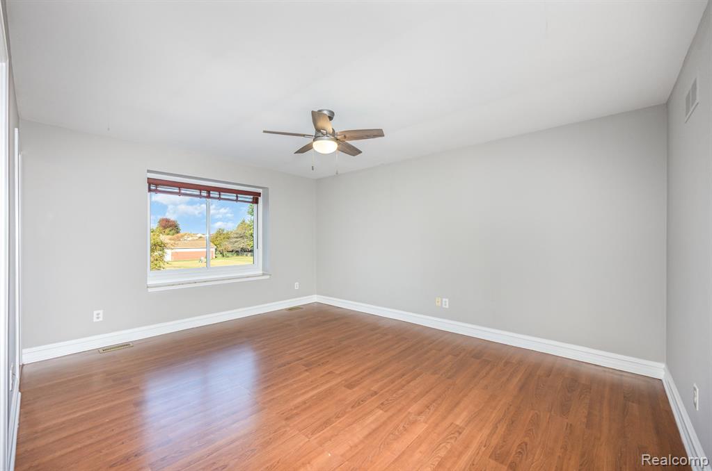 53005 Gregory Drive, Macomb, MI 48042 — Photo 22