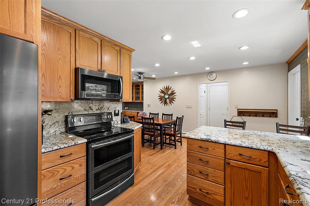 9311 Whipple Shores Drive, Clarkston, MI 48348 — Photo 57