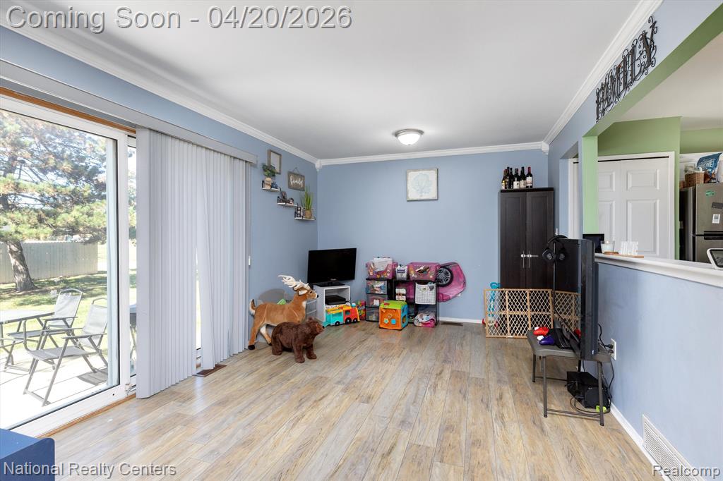 2057 W FRANKLIN Drive, Canton, MI 48187 — Photo 7