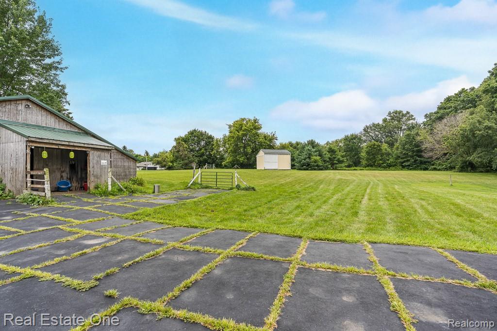 58900 12 Mile Road, New Hudson, MI 48165 — Photo 59