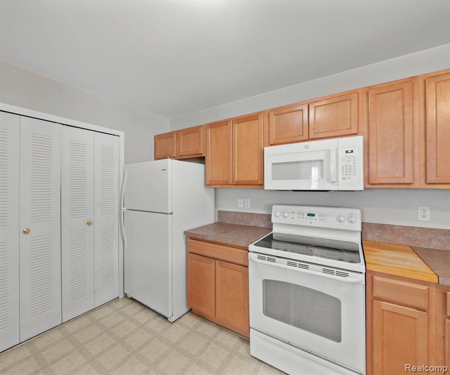 3034 CLOVERLY Lane, Ann Arbor, MI 48108 — Photo 16