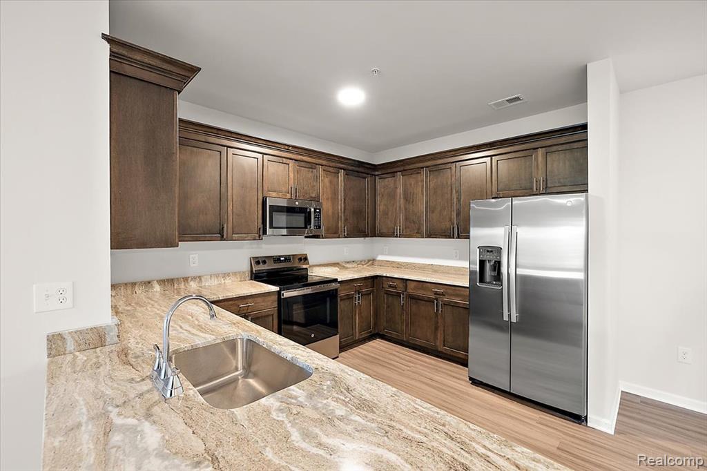 8280 Heywood Circle, 2, Sterling Heights, MI 48312 — Photo 10