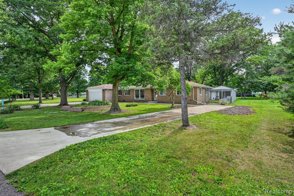 4877 Orchard Lane, Owosso, MI 48867 — Photo 8
