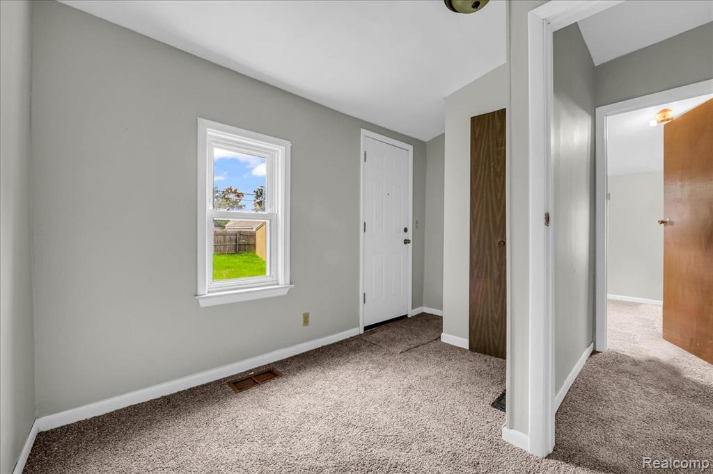 909 Maplewood Avenue, Ypsilanti, MI 48198 — Photo 16