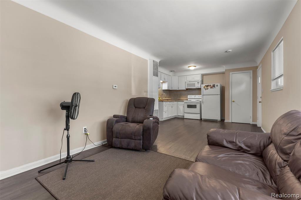 2056 Lafayette Boulevard, Lincoln Park, MI 48146 — Photo 7