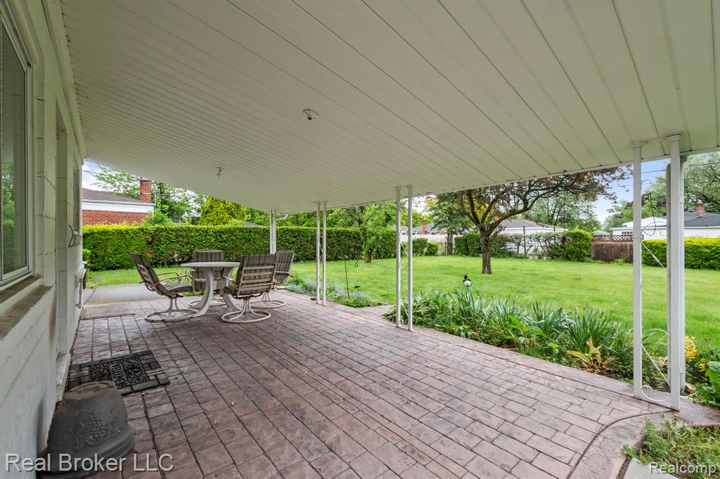 6110 WHITEFIELD Street, Dearborn Heights, MI 48127 — Photo 22