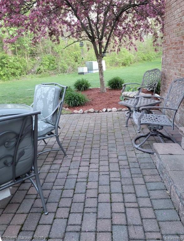 13541 CHRISTINA Lane, Belleville, MI 48111 — Photo 57