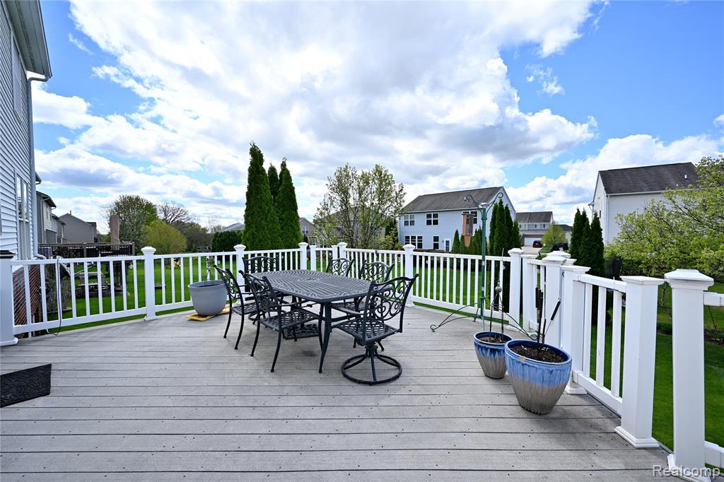 57813 Cider Mill Drive, New Hudson, MI 48165 — Photo 17