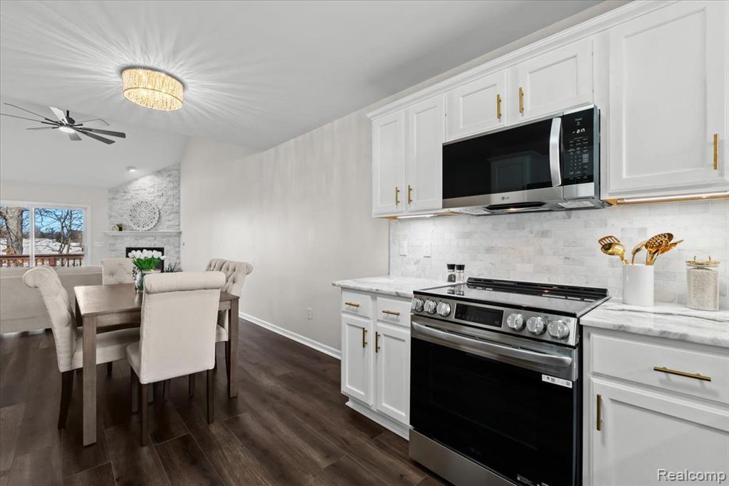 480 NEWBERRY Lane, Howell, MI 48843 — Photo 12