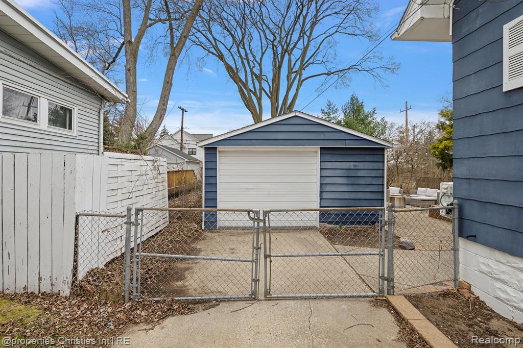 702 S Vermont Avenue, Royal Oak, MI 48067 — Photo 33