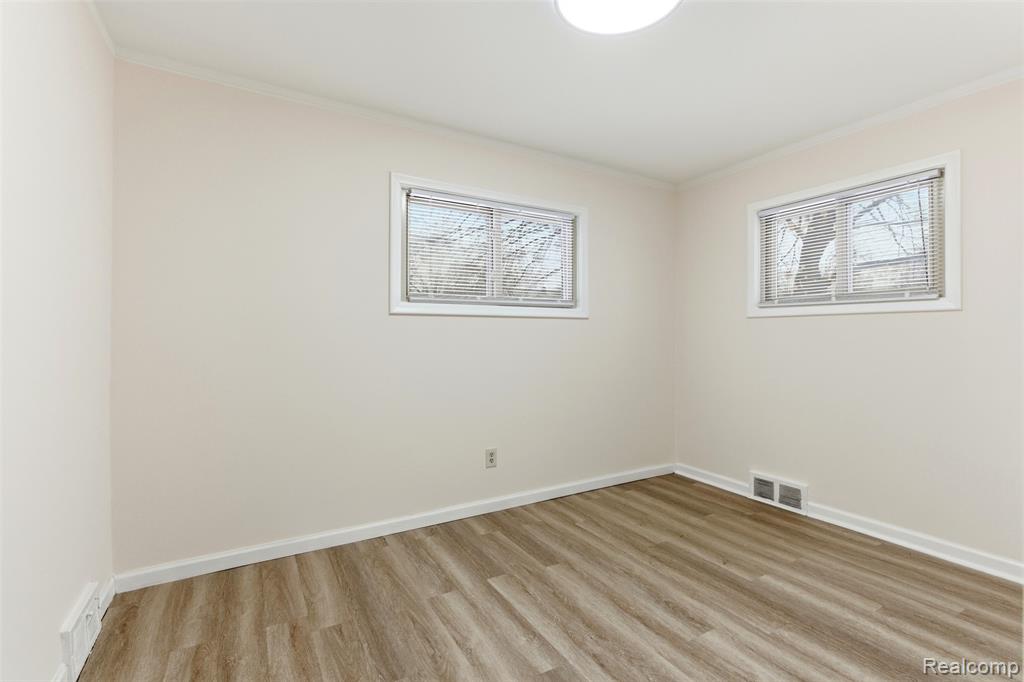 7002 Norborne Avenue, Dearborn Heights, MI 48127 — Photo 11