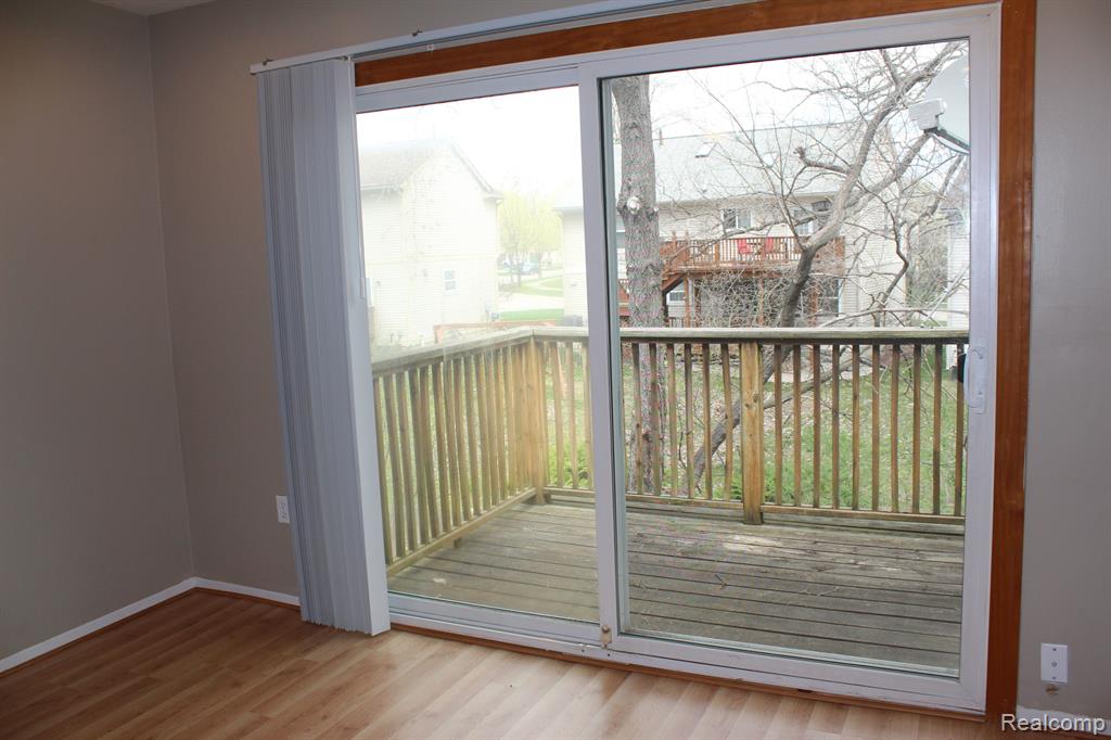 922 CHESTNUT HILL Drive, Auburn Hills, MI 48326 — Photo 13